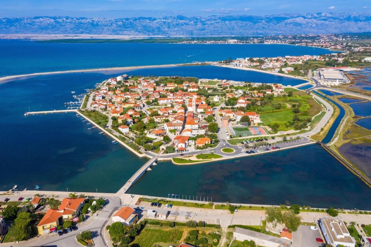 Apartments By The Sea Nin, Zadar - 18457 Ngoại thất bức ảnh
