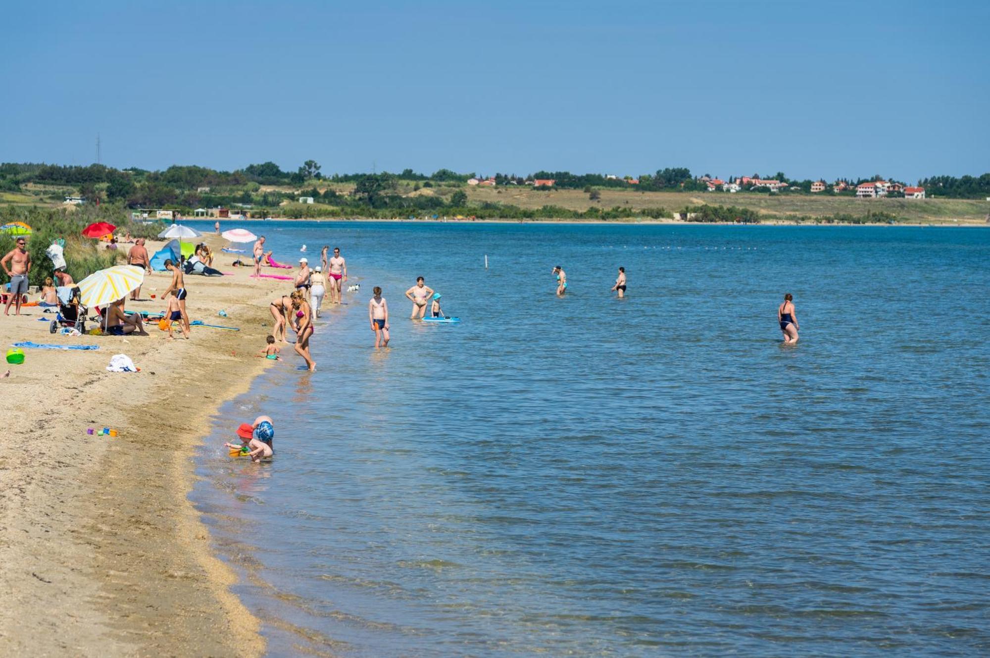 Apartments By The Sea Nin, Zadar - 18457 Ngoại thất bức ảnh